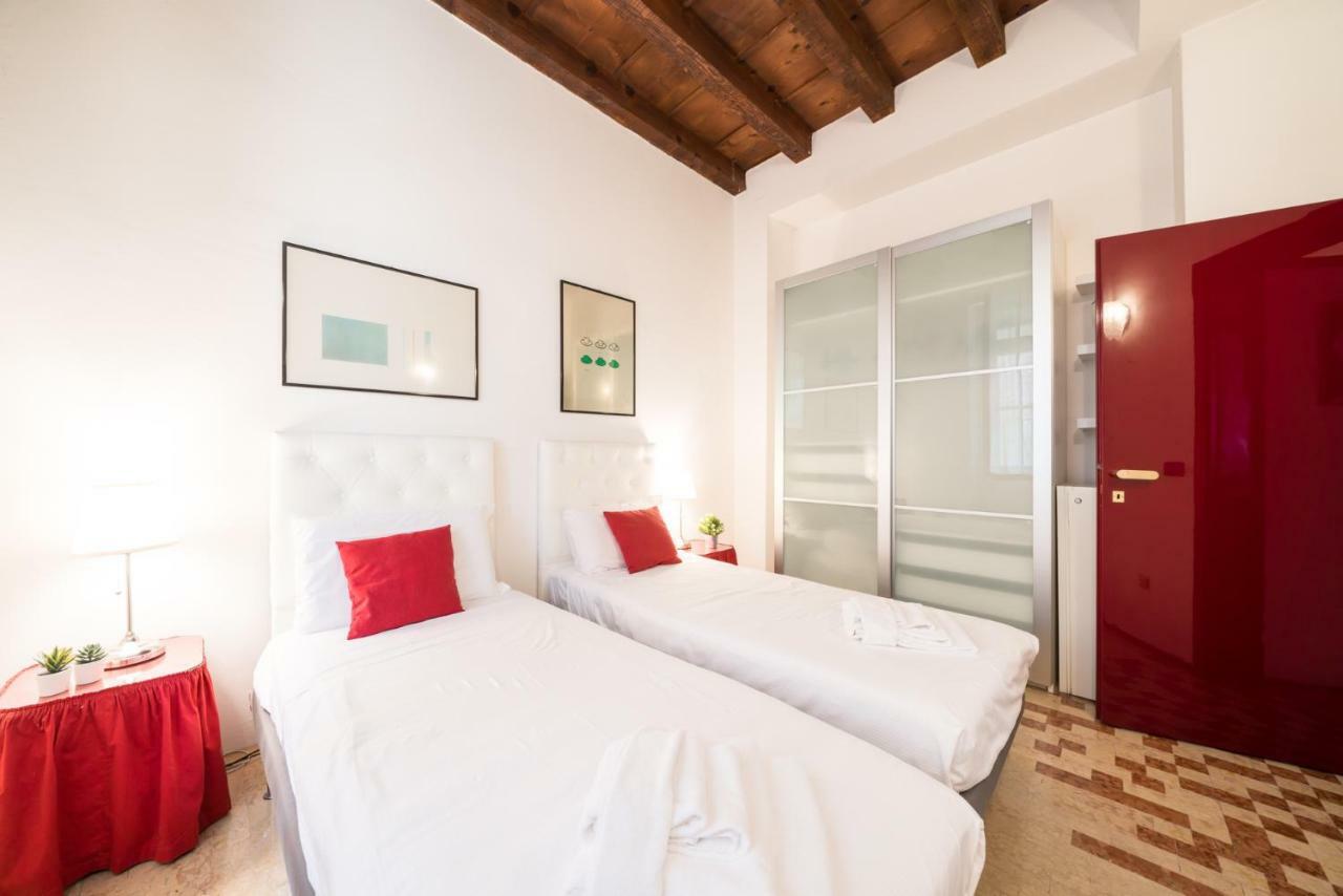 Bright Apartments Verona - Borsari Historical Bagian luar foto